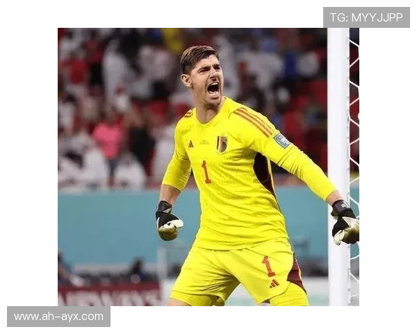 库尔图瓦交接比利时队长袖标，迎接新领导时代