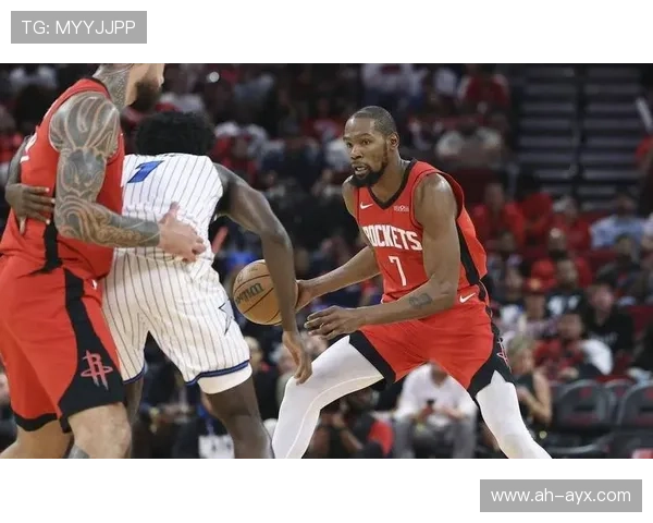 杜兰特蛇形突破惊艳全场，引领球队逆转取胜